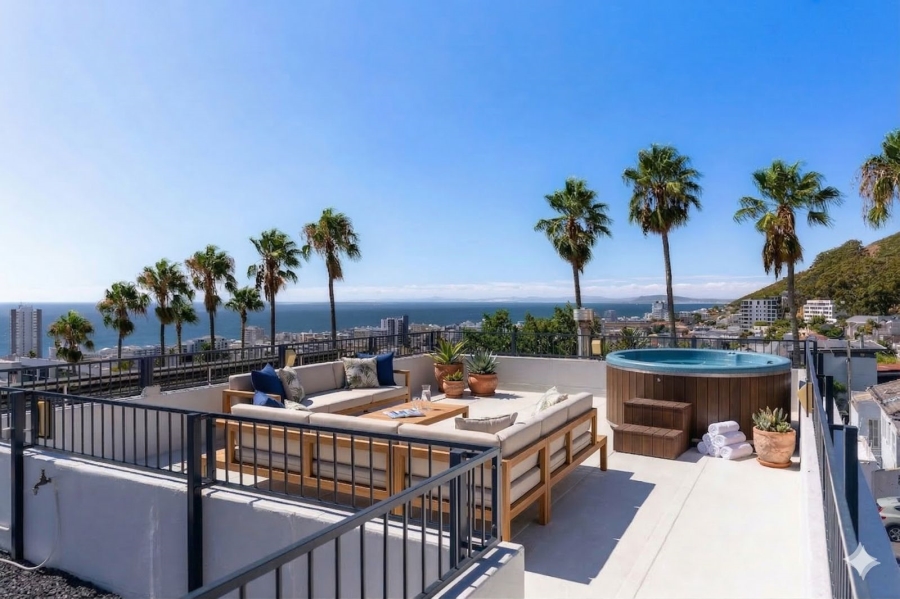 5 Bedroom Property for Sale in Fresnaye Western Cape